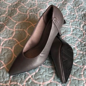 New with tags Life Stride size 7.5 Gray Heels